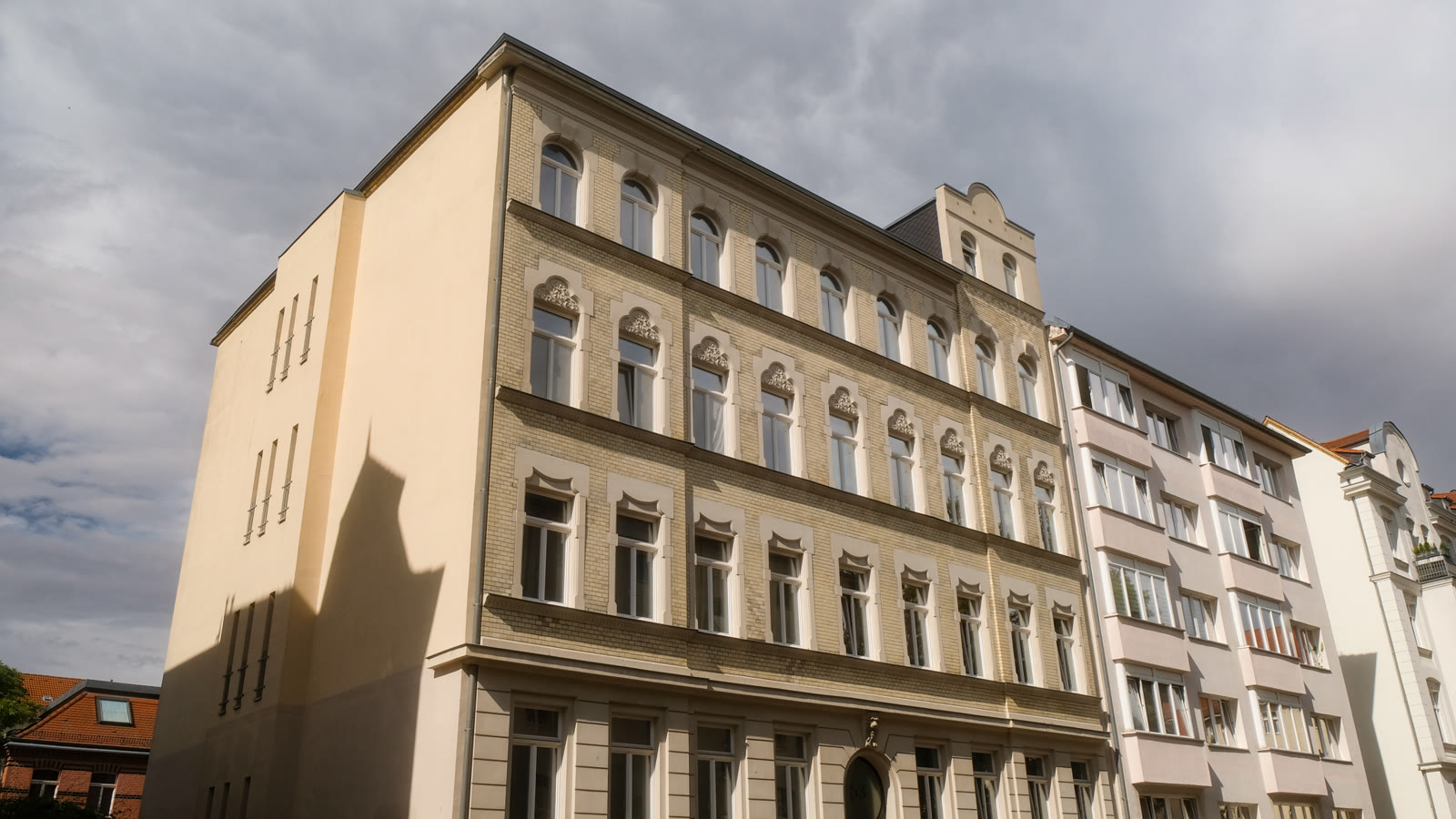 Straßenfassade des Hauses Scharnhorststraße 53 in Leipzig